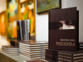 Gertrūdis Zeilis izstuodis i biografiskuo muokslys albuma atkluošona. Foto: Amanda Anusāne