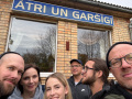 Raidejuma "Neatklātā Latgale" komandys gasteišona Latgolā. Foto nu Sandija Semjonova personeiguo arhiva
