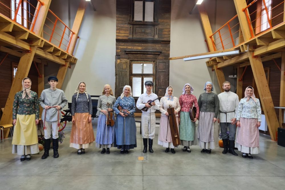 Ar koncertu Reigā 35 godu jubileju svieteis folklorys kūpa “Grodi”