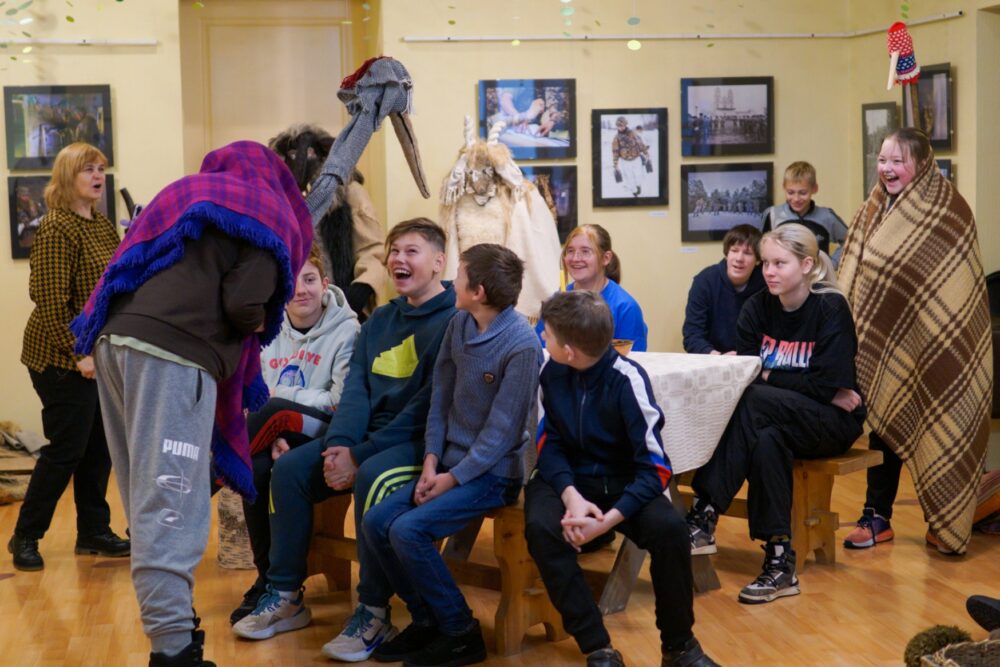 Čyguonu maskys, ļusteigys izdareibys i simboliski skaidruojumi Latgolys Kulturviesturis muzeja programā “Laižam čyguonūs!” (+FOTO)