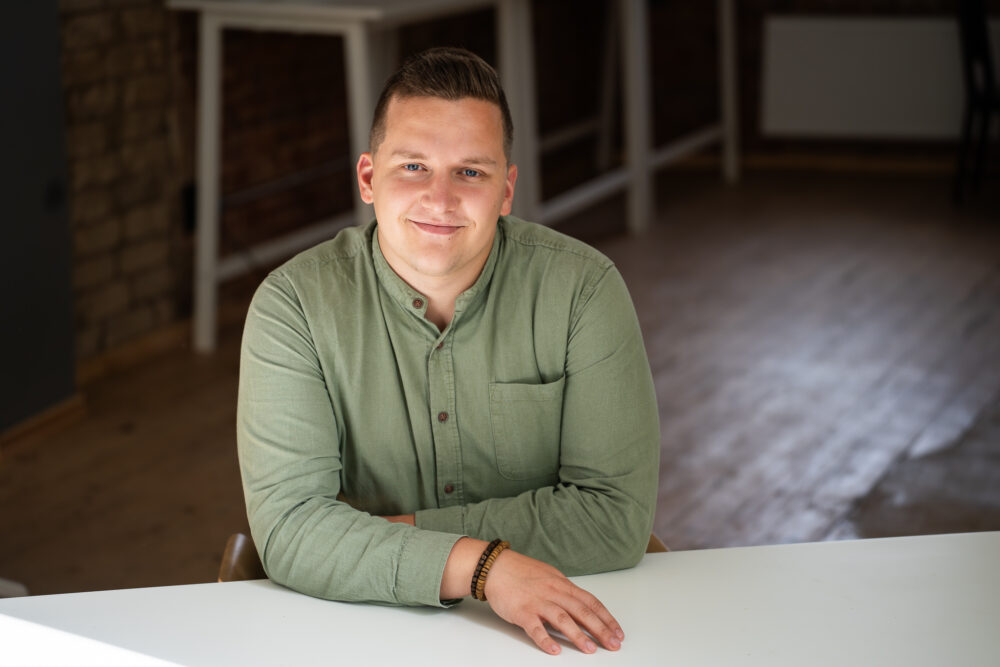 Navaru bez disciplinys i bez mierku. Saruna ar muziki i kordirigentu Aināru Kiserovski