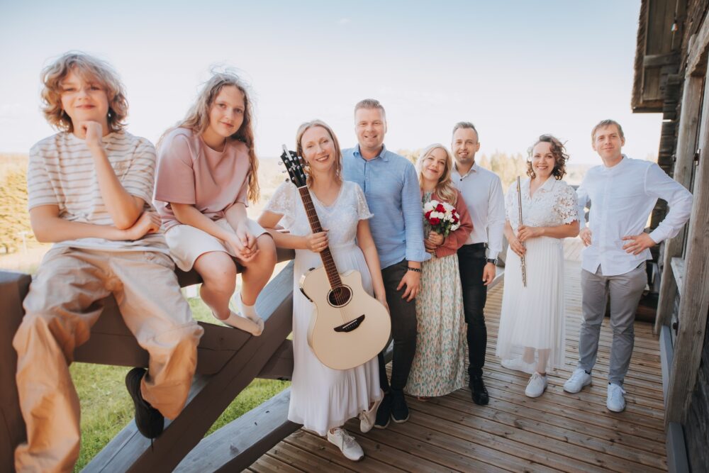 Grupa “Bezgaleiga sirds” pīduovoj dzīsmi “Svieteiga byušona”