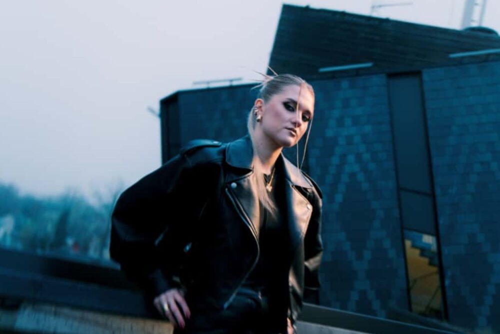 Apvīneibys “Ausmeņa Records” puorstuove DEI pīduovoj jaunu dzīsmi