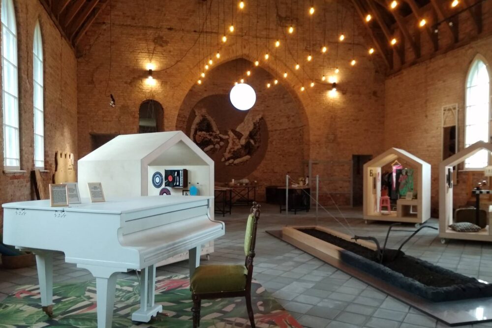 Laimis muzeja Indrā ekspoziceju niu var īpazeit ari latgaliski