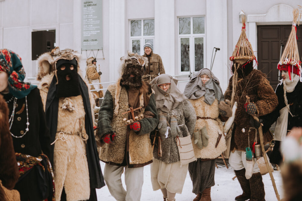 Voi mums sovu svātku nav ci kur palics Aizgavieņs?