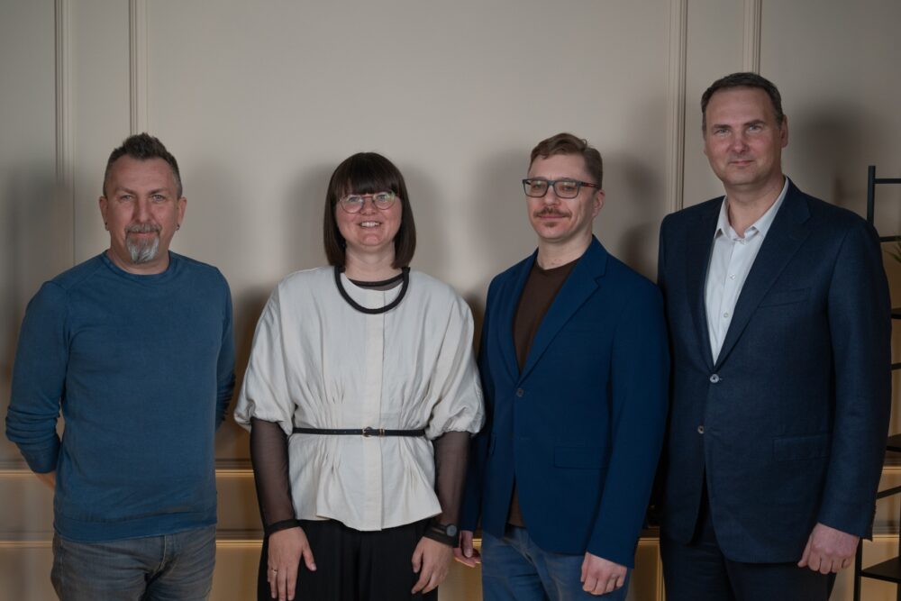 Pīci godi ar latvīšu viesturyskūs zemu lykumu. Raidīroksts “Mīti”