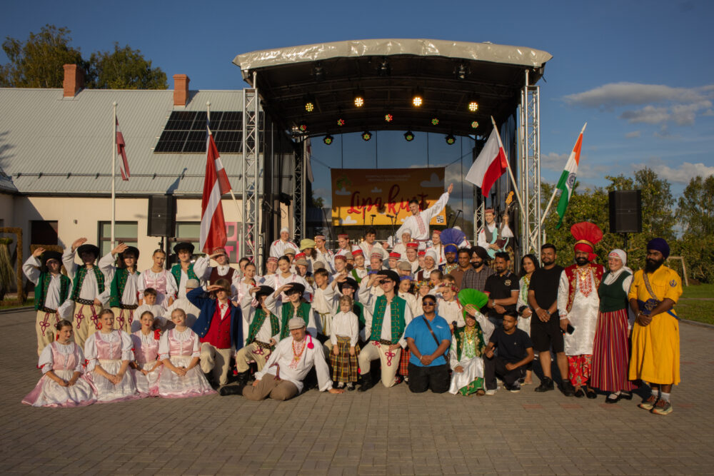 Zīmeļlatgolys sasatikšona ar Indejis i Pūlejis folkloru – izskaniejs 5. storptautyskais folklorys festivals “Lipa kust” (+FOTO)