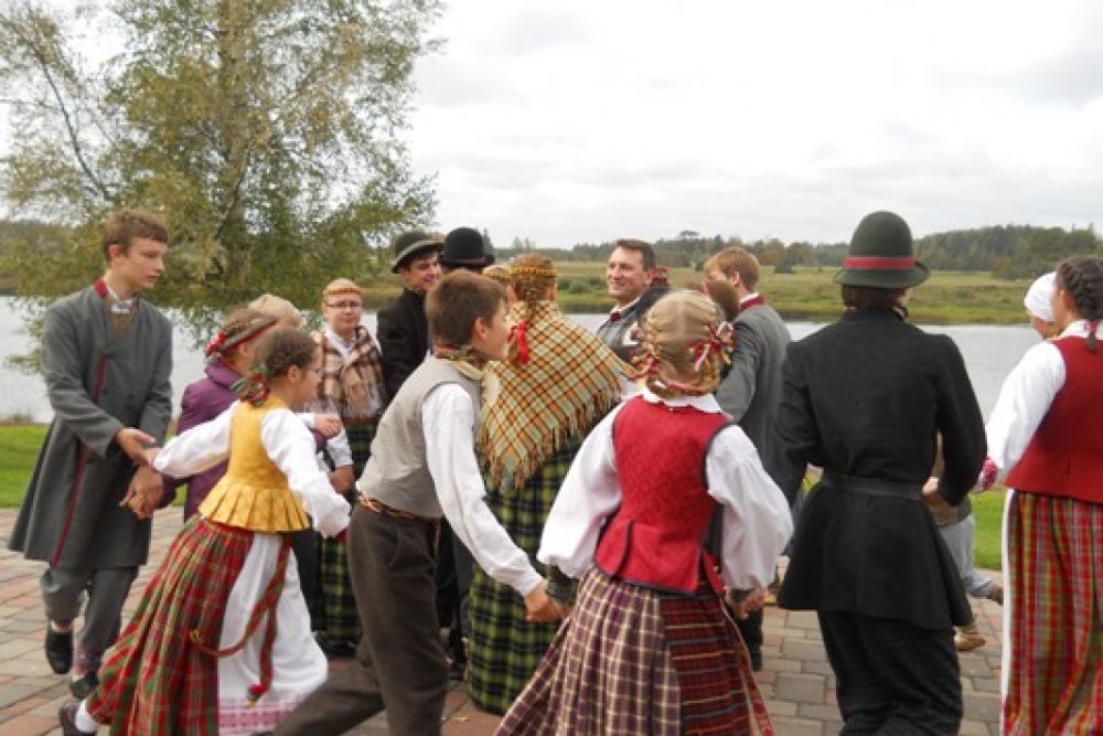 Atskots iz storptautiskū folklorys festivalu “Rudynōji ’2015”