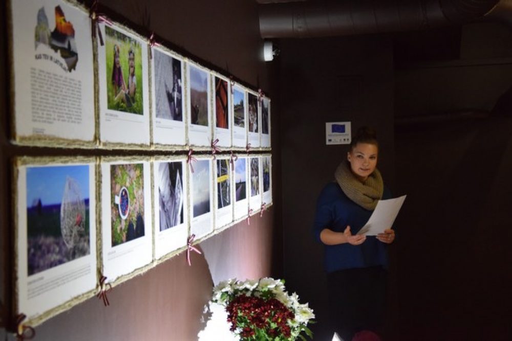 Šmakovkys muzejā Daugovpilī atkluota LgSC fotoizstuode “Kas Tev ir Latveja?”